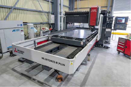 レーザー加工機